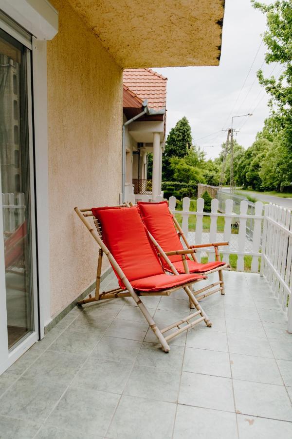 Nyirfa Apartman Vonyarcvashegy Esterno foto